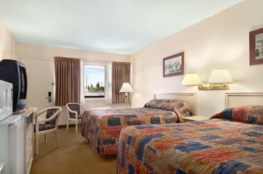 Thriftlodge Calgary North Bagian luar foto